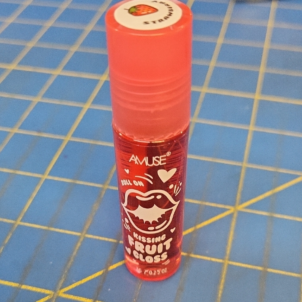 Amuse Kissing Fruit Gloss - Strawberry New Roller Ball